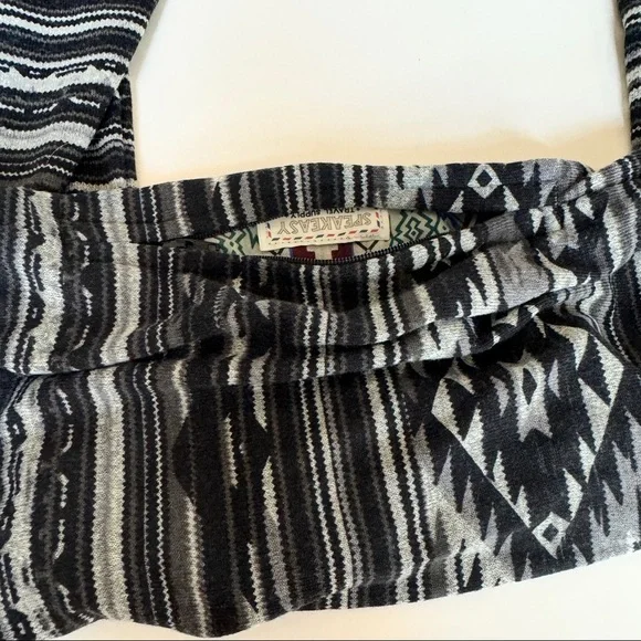 Speakeasy Travel Supply Hidden Pocket Infinity Scarf in Hutchinson Gray - Picture 2 of 5